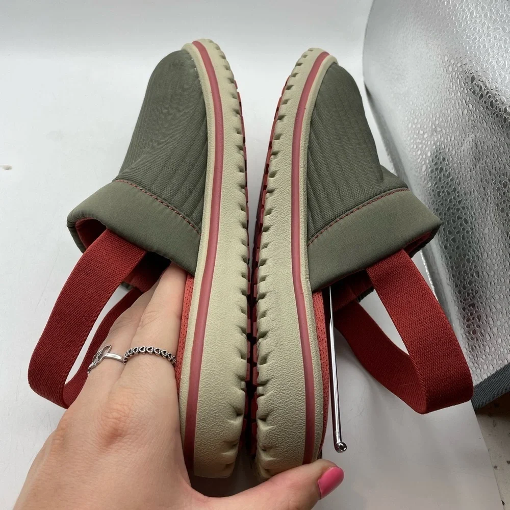 L.L Bean Airlight boys green mules size 3-4